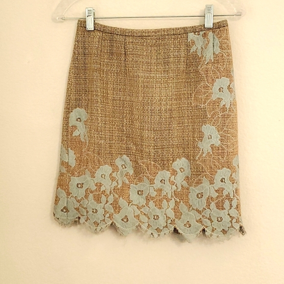 Tan and pale blue floral design back slit sz.4 - Picture 1 of 9